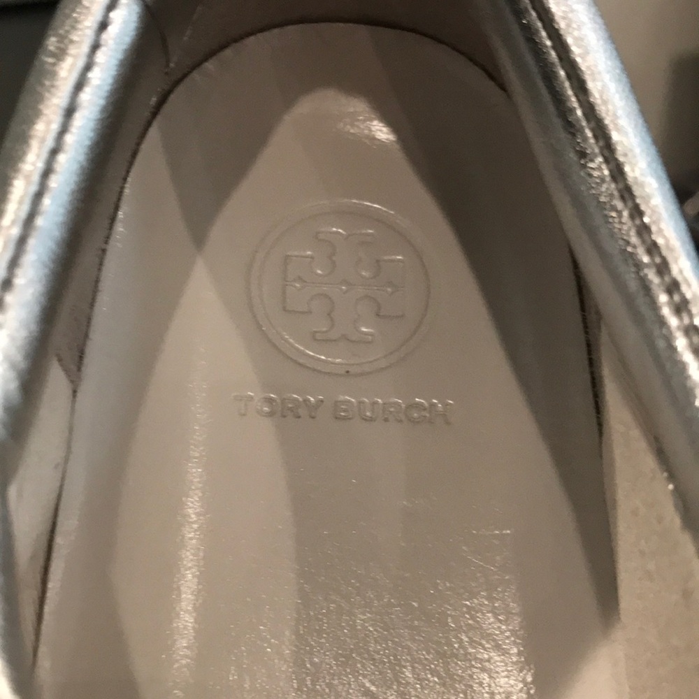 Tory Burch leather silver lace up shoe size 7.5 - Picture 8 of 8